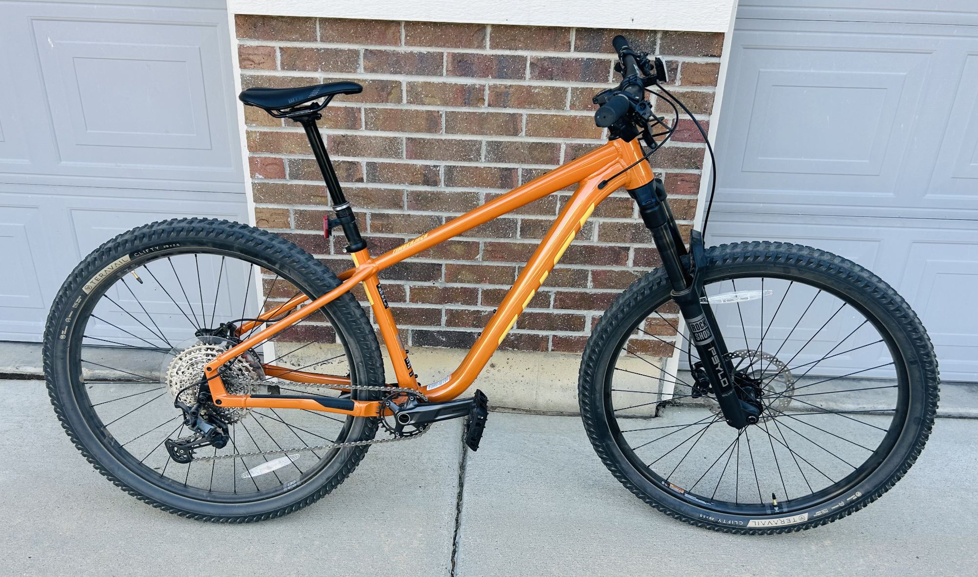 bicycle blue book 2017 scott plasma rc Ultimate Bike while the Syncros Capital SL Aero 80mm wheelset and Schwalbe PRO ONE Aero TL tires ensure a smooth and fast ride 2017 Scott Plasma Premium Value