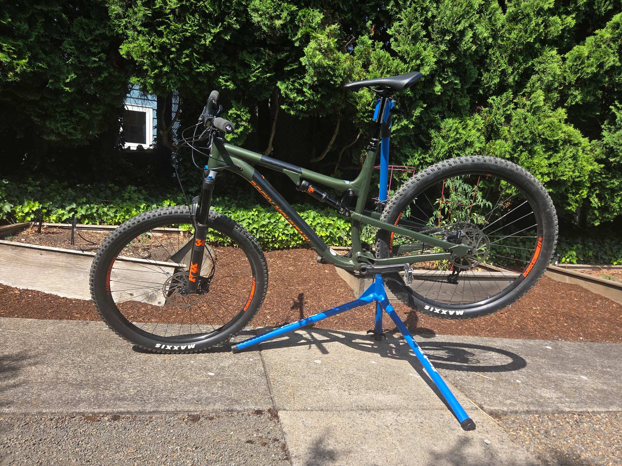 2018 Bianchi Kuma 27.2 Value & Price Guide | Bicycle Blue Book