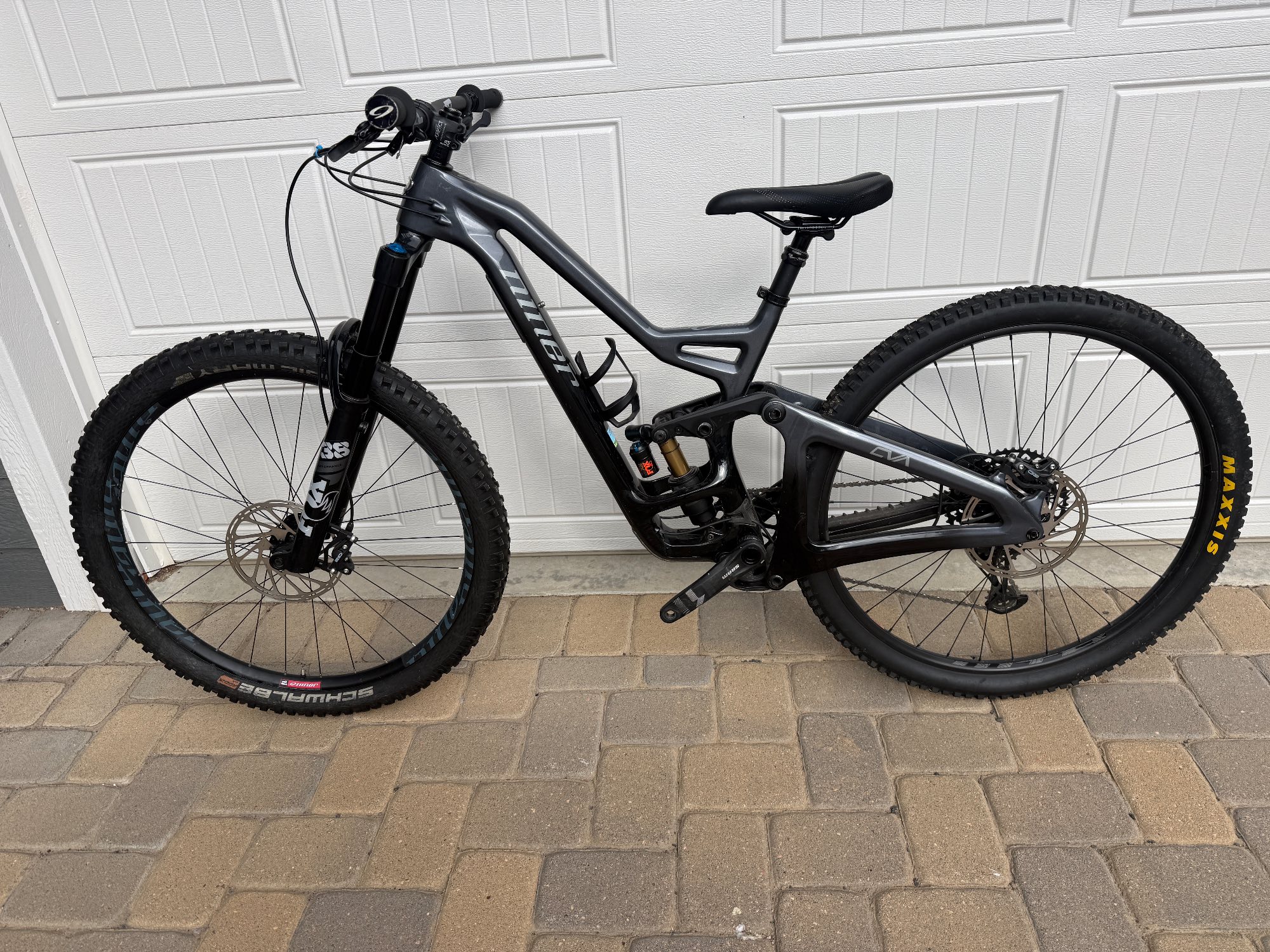 2013 Giant Escape RX 1 W Value & Price Guide | Bicycle Blue Book