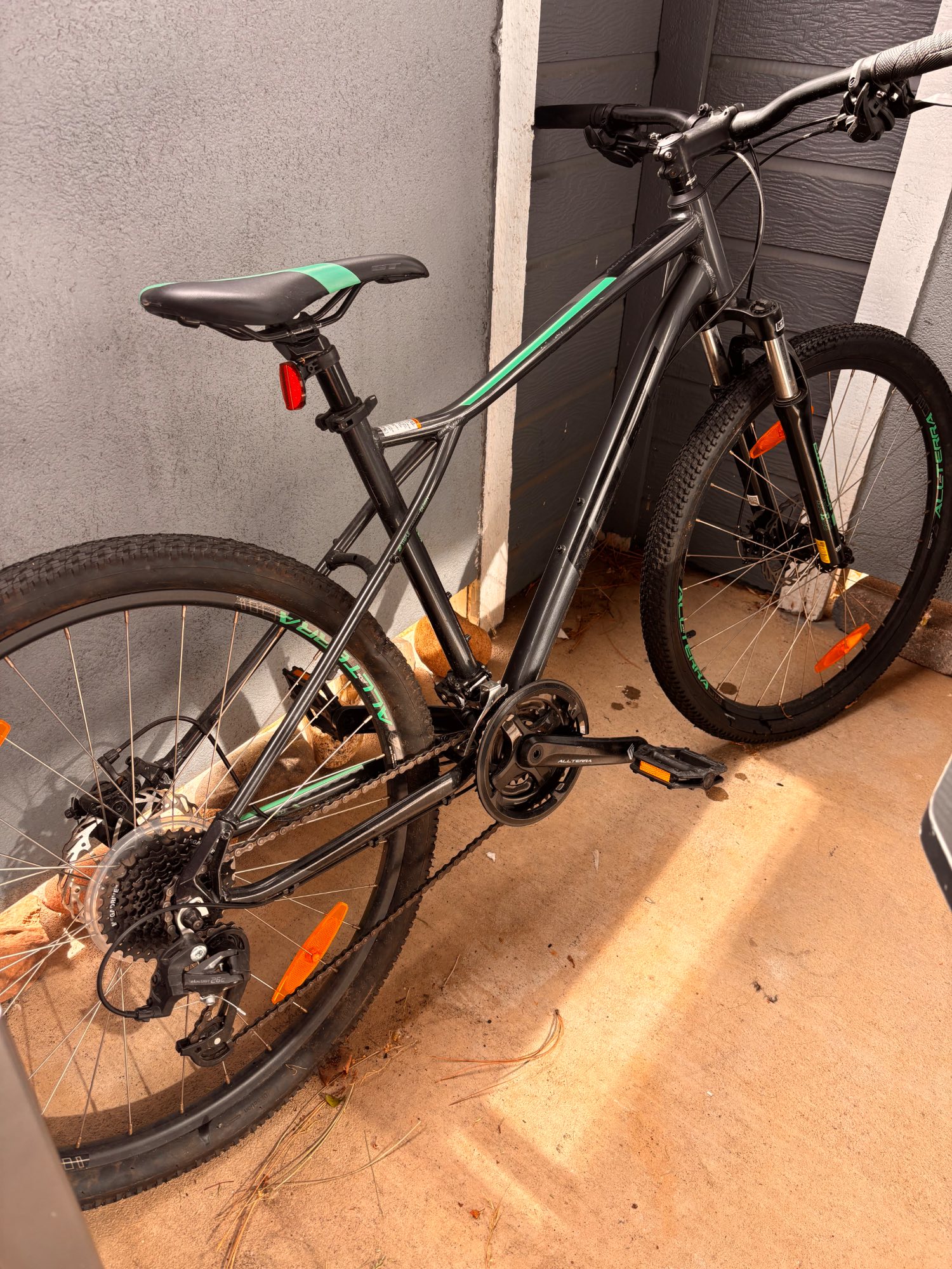 2018 GT Avalanche Sport Value & Price Guide | Bicycle Blue Book