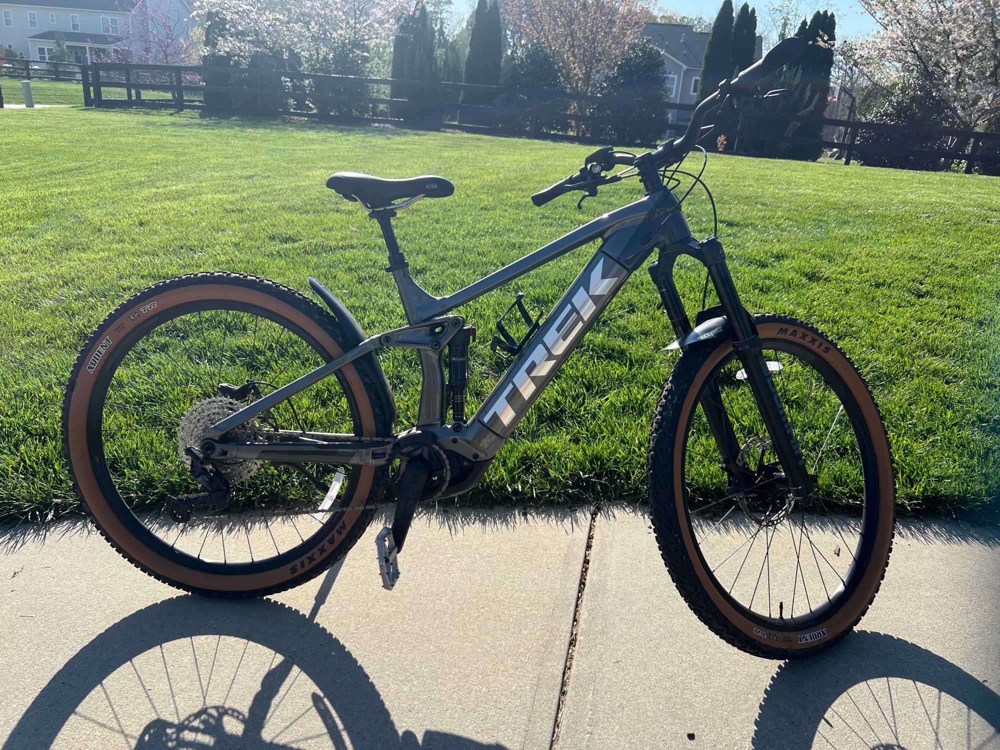 2012 Trek Speed Concept 7.2 Value & Price Guide | Bicycle Blue Book
