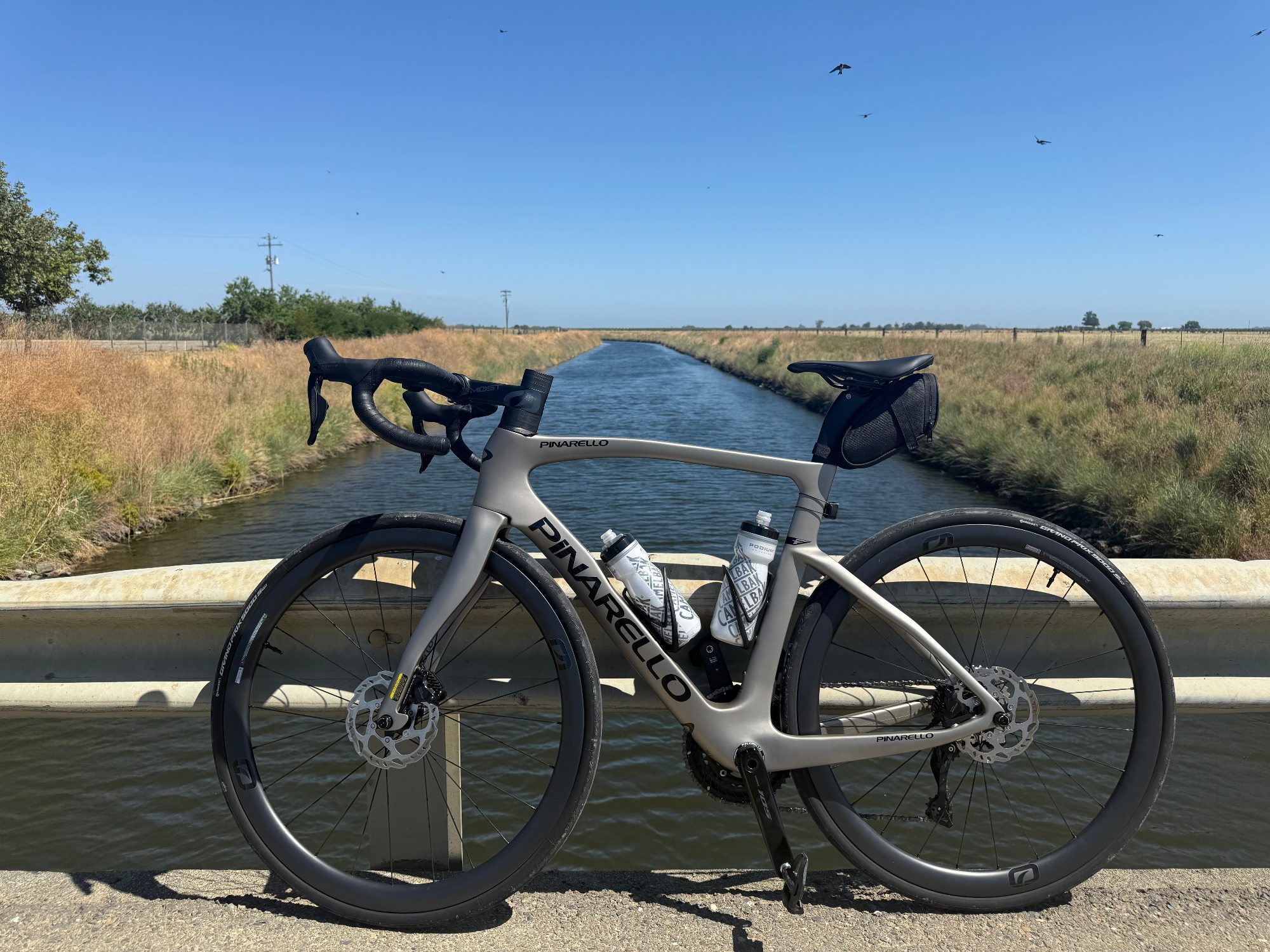 2025 Pinarello F5 - 105 Di2 - Fulcrum Racing 800DB